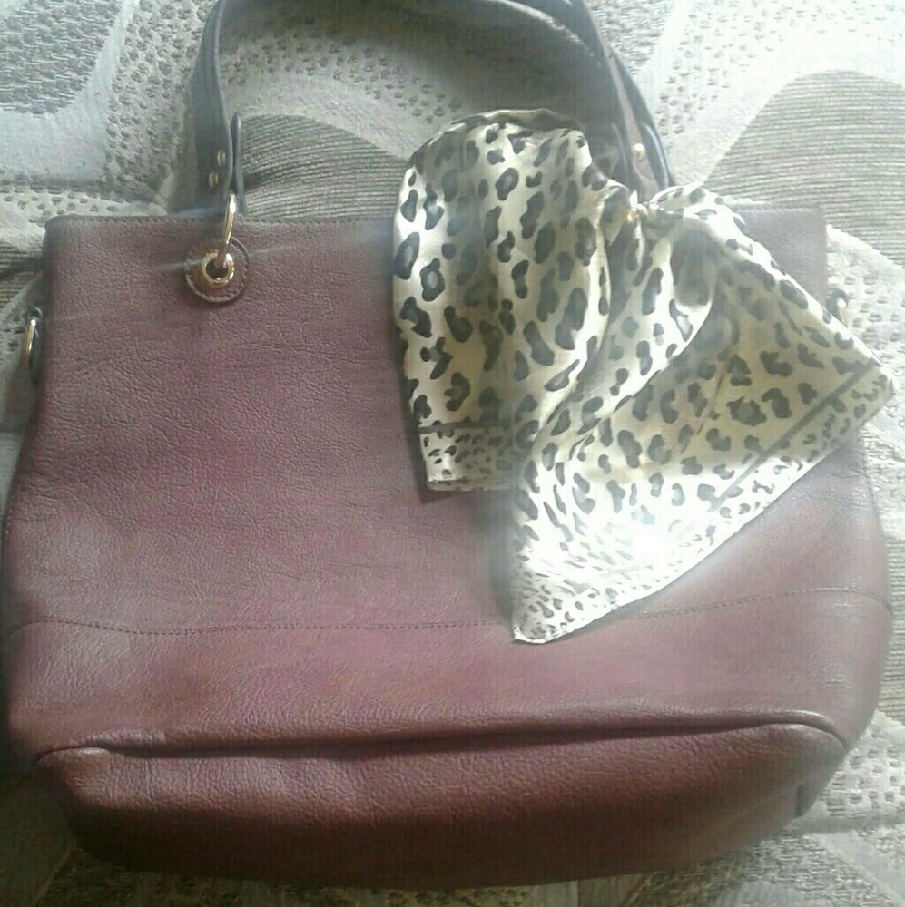 very nice brown leather purse and tote set